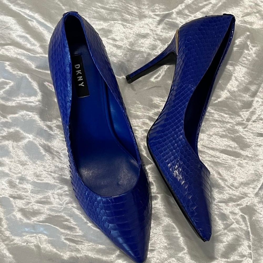 Royal Blue Croc Print Heels - Size 10